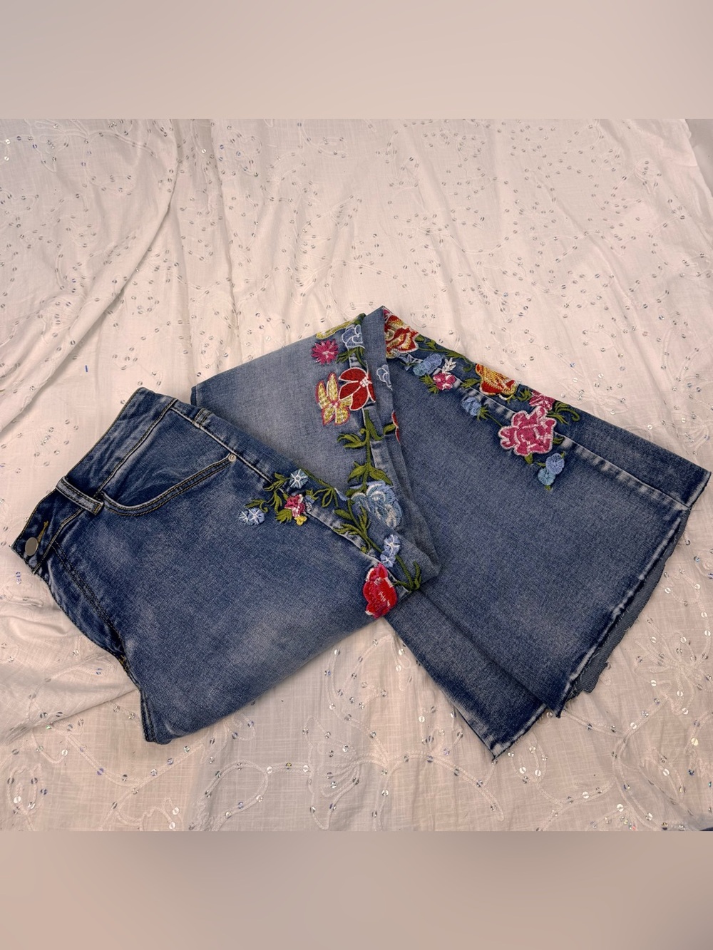 Floral 70s Inspired Embroidered High Rise Flare Jeans Raw Hem Boho Size 10